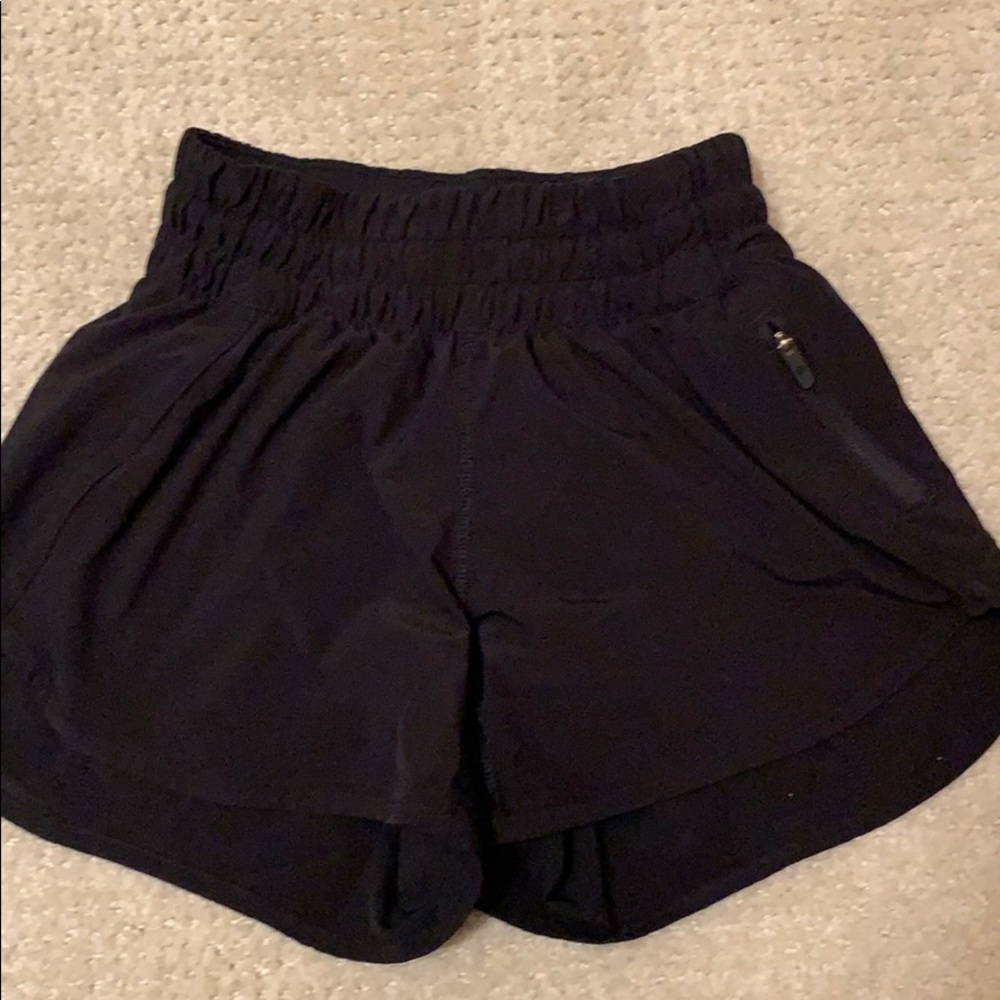 Lululemon Tracker Short V 4”